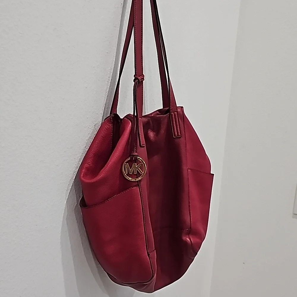 Michael Kors Large Pebbled Red Leather  Handbag Tote Spacious - Picture 7 of 12